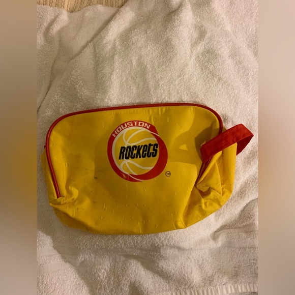 VINTAGE 90S HOUSTON ROCKETS TRAVEL SOUVENIR BAG DOPP YELLOW RED NBA TEXAS - Picture 1 of 7